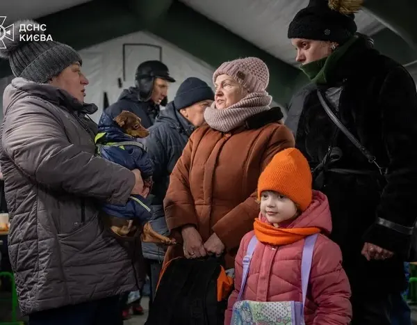 Київ занурився в темряву. Медик попереджає про смертельну небезпеку холоду в оселях.