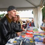 “Книжковий край”: збір літератури для воїнів та бібліотек, російськомовні книги…