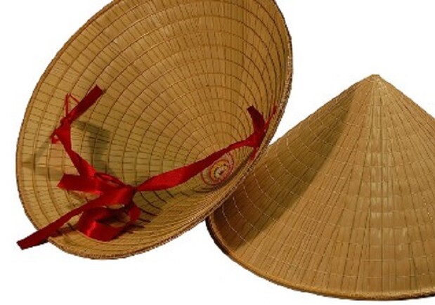 ТРЕУГОЛЬНАЯ ШЛЯПКА. БОЛЕРО - фото