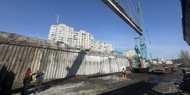 У головному місті триває масштабна реконструкція шляхопроводу на вулиці Рональда Рейгана.