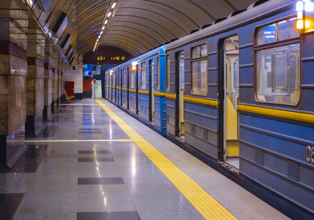 В Киеве "протекает" метро: появились мокрые пятна на станциях - КГГА объяснила причину и безопасно ли ездить - фото: gettyimages.com/Artem Hvozdkov