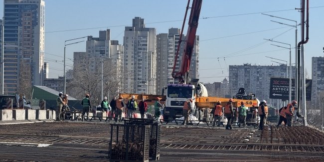 Триває повне оновлення шляхопроводу на Полярній вулиці