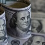 Збут несправжніх доларів: двох мешканців Києва судитимуть.