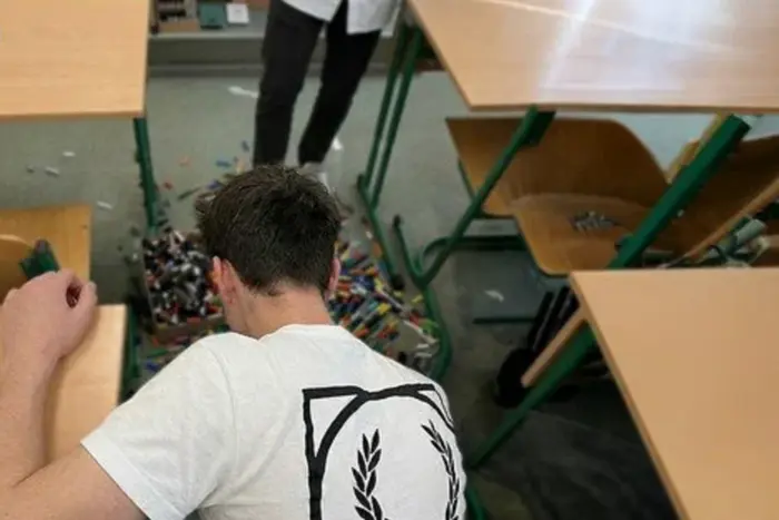  Вчителька витирала ноги об голову учня: подробиці скандалу у столичному ліцеї