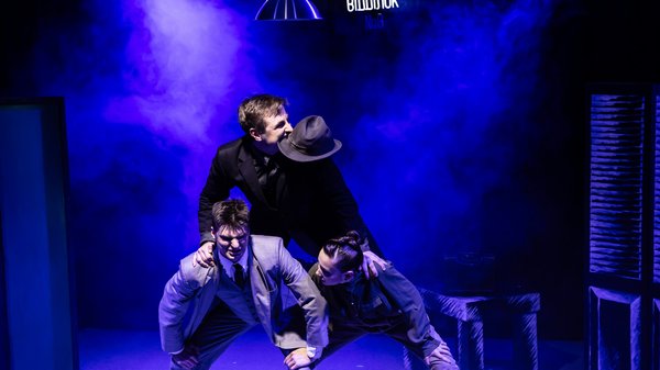 Які нові вистави представлять українські театри навесні 2026?