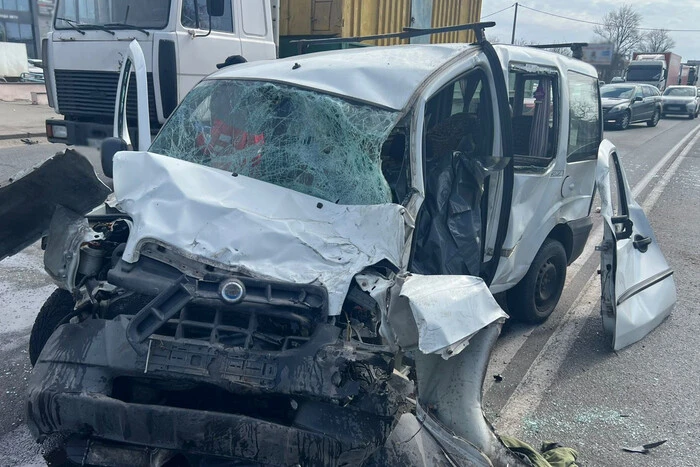 Фатальна аварія на Окружній: кермувальник Fiat злетів на зустрічку