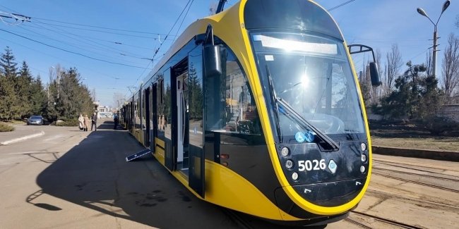 На лівобережжі Києва курсують оновлені трамваї
