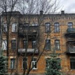 Покинута офіцерська будівля: у Києві закликають відновити культурний об’єкт.
