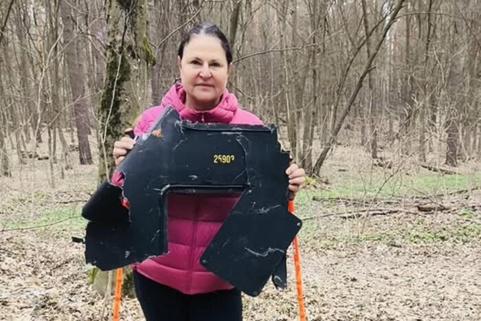 Представниця ЄС в Україні натрапила на частину ворожого дрона під час прогулянки.