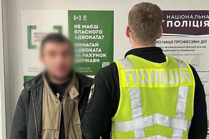 Зірвав сумку з плеча перехожої: за зухвалий грабіж киянин проведе шість років&hellip;