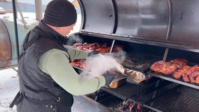 Мільйонна переплата: м’ясний постачальник шкіл Оболоні має повернути гроші.
