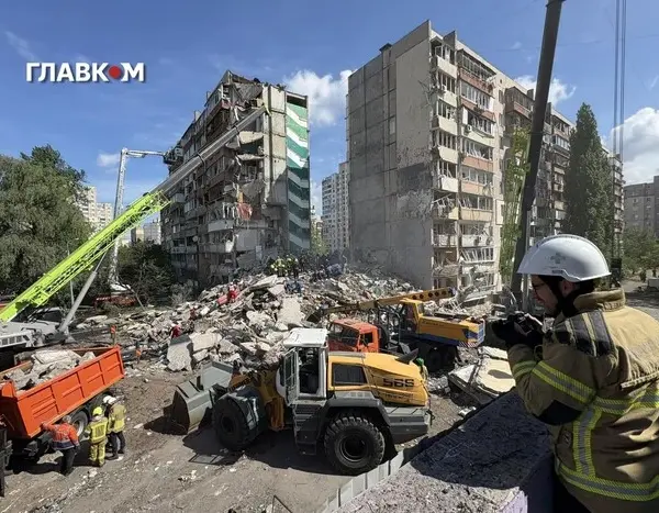 В Києві російські окупанти знищили дім полеглого воїна: його дочка загинула під уламками.
