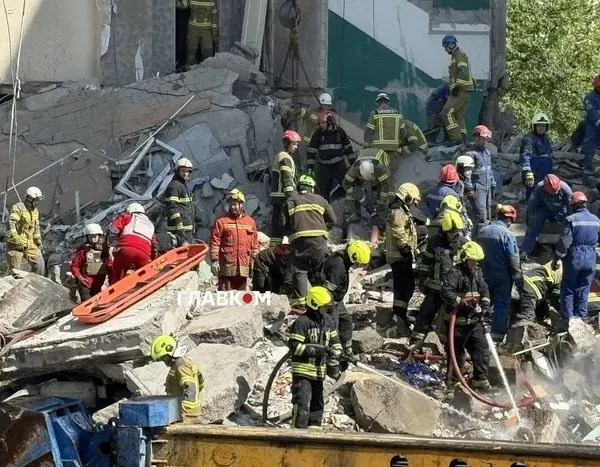 Після київського удару, зниклими безвісти вважаються більше десятка людей.