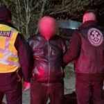 Брав 25 тисяч доларів за вивезення чоловіків за кордон: мешканцю&hellip;