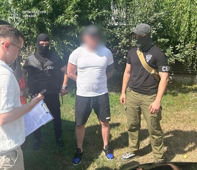 Оборудки на модульних будинках: керівника столичного підприємця підозрюють у заволодінні благодійними коштами