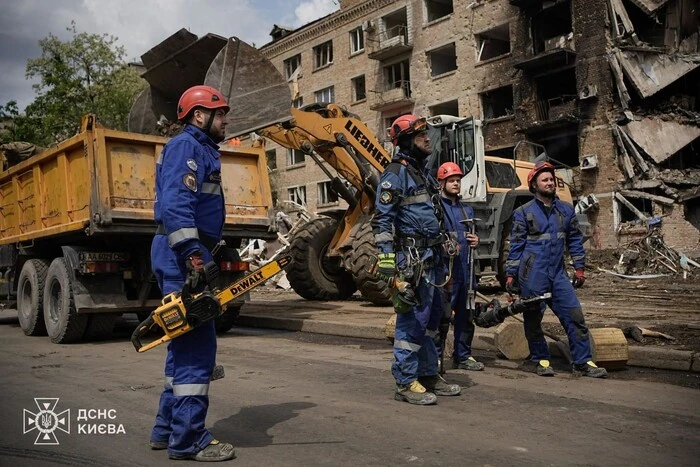 Рух транспорту в Києві після обстрілу 24 травня: де вже відкрито проїзд