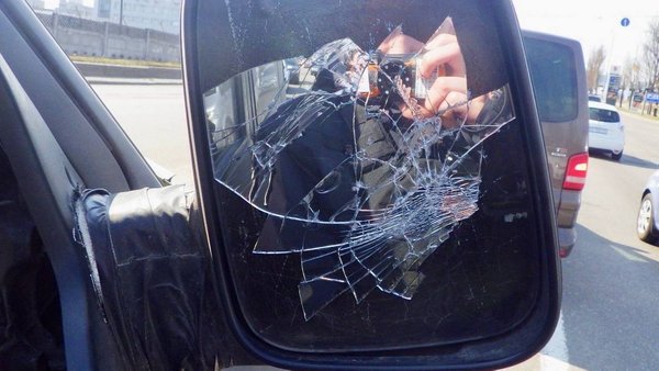 Киянин постане перед судом за пограбування солдата після сутички на дорозі.
