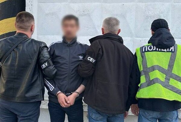 Спроба зупинити пересування військового потягу у Києві зловмисника, причетного до підпалу на Укрзалізниці, засуджено до 15 років позбавлення волі