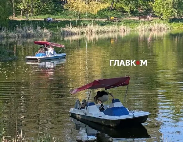 У Києві стартував пляжний сезон, містяни заполонили пляжі (фотозвіт)