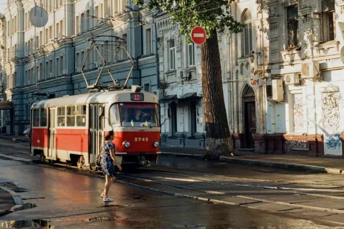 На одній з найдавніших вулиць столиці до 15 травня скориговано рух чотирьох трамваїв (схеми)