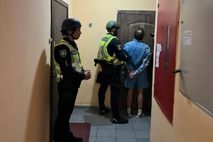 У Деснянському районі столиці чоловік влаштував стрілянину
