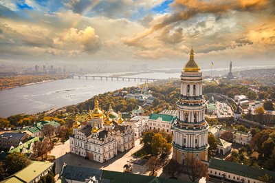 Від печер Антонія до російських атак — історія Києво-Печерської Лаври