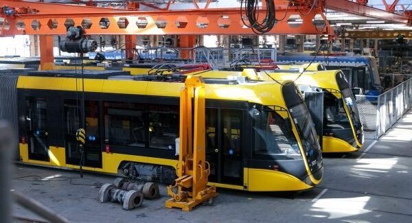 «Київпастранс» шукає кандидатів на посади водіїв міського транспорту та робітників різних спеціальностей.