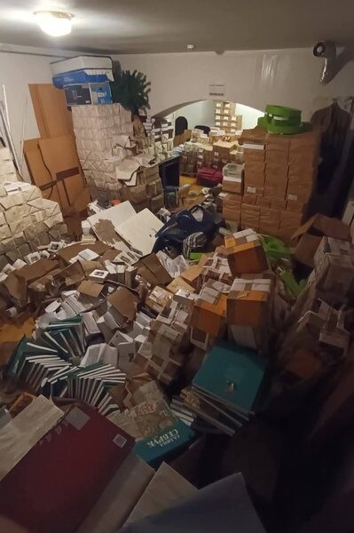 У Києві через порив тепломережі затоплено сховище видавництва “Смолоскип”, пошкоджено частину літературних творів.