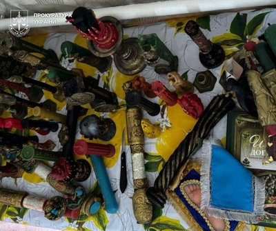 Залякували прокляттями і виманили 1,4 млн грн: у Києві судитимуть "ворожок". Серед ошуканих — родичі загиблих воїнів