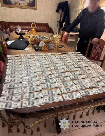 Залякували прокляттями і виманили 1,4 млн грн: у Києві судитимуть "ворожок". Серед ошуканих — родичі загиблих воїнів