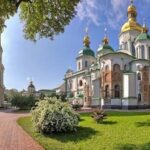 Софійський собор у Києві почав реєструвати поштовхи від ракет і…