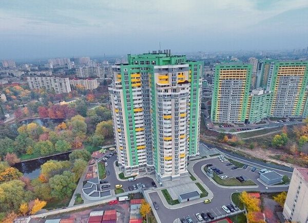 Нове ОСББ у Києві бореться за тепло: “Ковальська” заблокувала договір із “Нафтогазом”