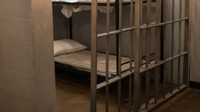 У Києві винесено вирок лікарці, через недбалість якої загинула жінка під час пологів