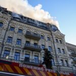 Російські обстріли завдали шкоди історичній будівлі Зекцнера на бульварі Шевченка.