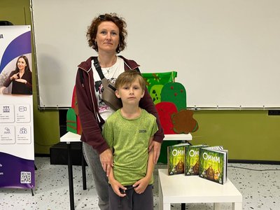 Дитяча книжка з перекладом українською жестовою мовою: у Києві презентували адаптоване видання