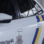 У столиці юнак завдав п’ять ножових поранень правоохоронцю, який прибув&hellip;