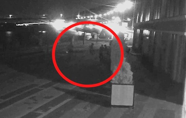 Неповнолітні вчинили напад на двох жінок на Подолі, одна з них отримала ножове поранення.