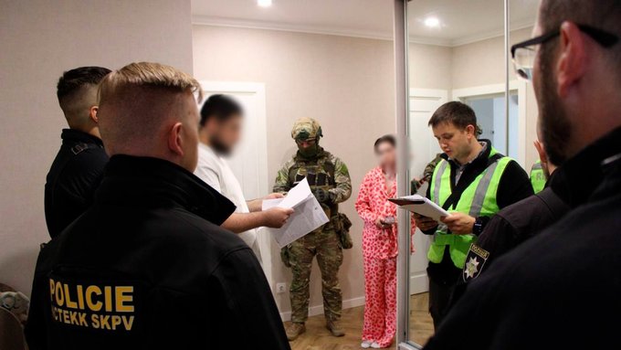 У Києві викрито великий шахрайський кол-центр, який ошукав громадян ЄС майже на&hellip;