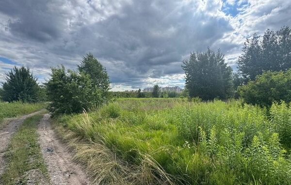 Обвинувальний акт щодо шахрайства: мешканець Києва обіцяв військовим ділянки для житла.