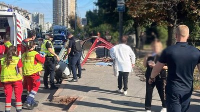 Авто в'їхало в зупинку з людьми: водію смертельної ДТП повідомлено про підозру