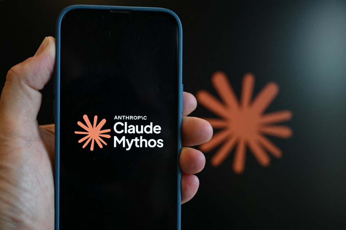 Логотип ШІ-асистента Claude Mythos