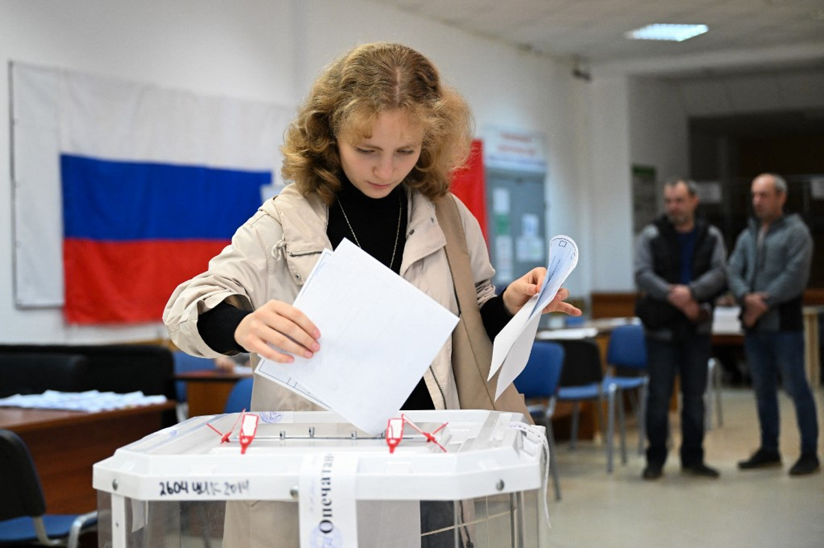 Виборча дільниця в Росії