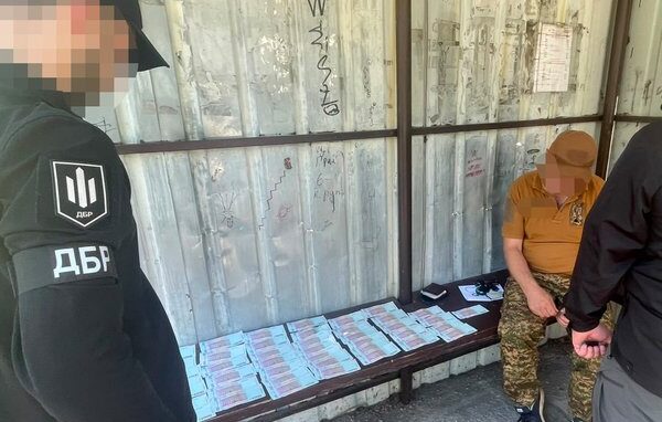 Командира взводу судитимуть за вимагання хабаря з погрозою відправки на передову