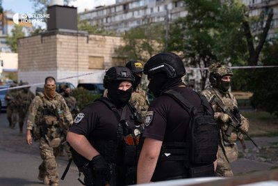 Поліція у житловому масиві Березняки у Дніпровському районі Києва, де сталася стрілянина 2 вересня 2026 року