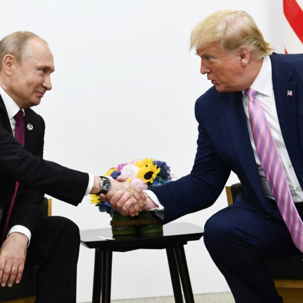 Трамп і Путін провели “надзвичайно відверту” годинну розмову на тлі ударів РФ по Києву