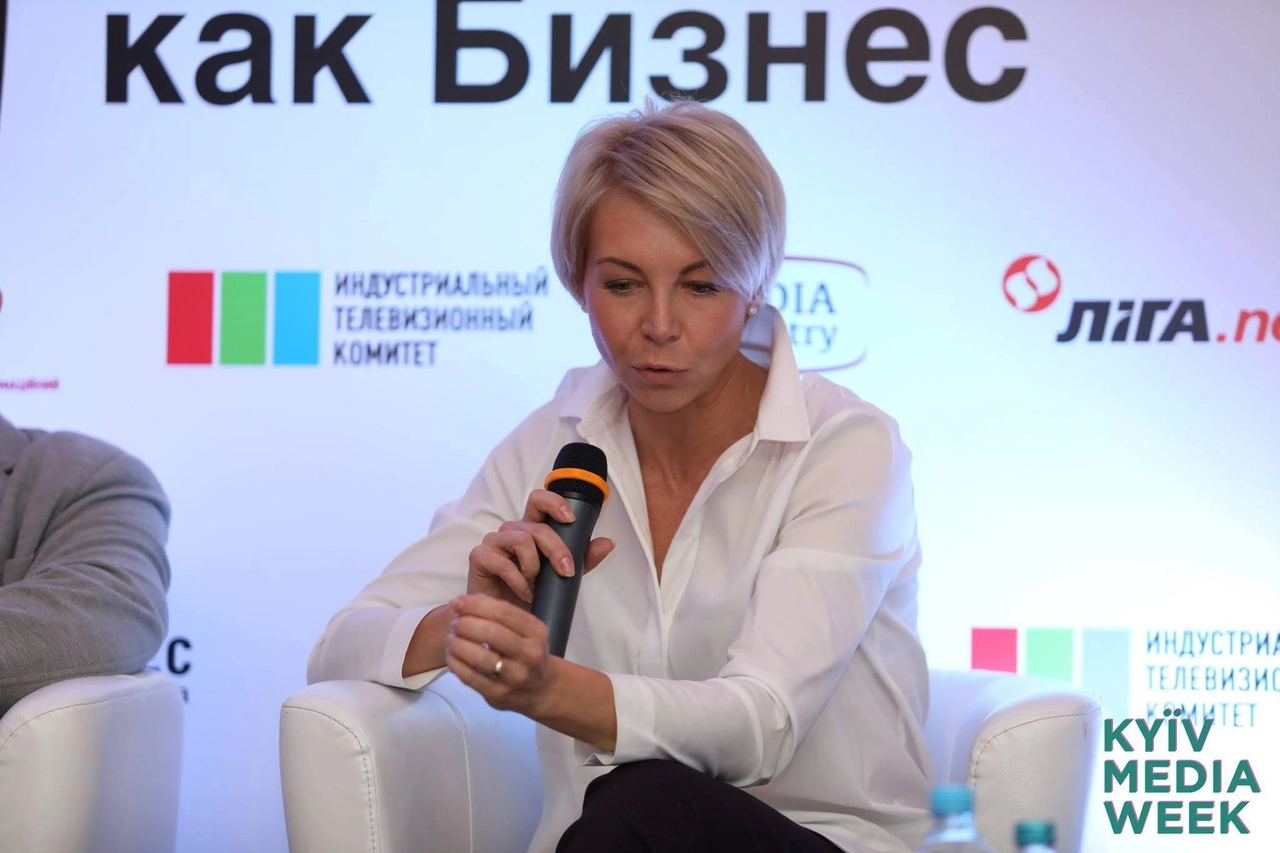Оксана Соколова веде бізнес-захід