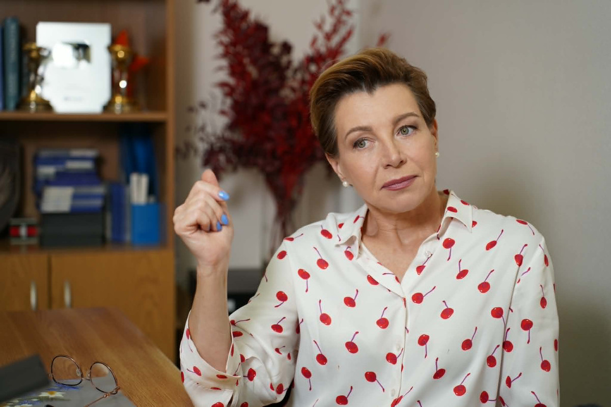 Оксана Соколова в своєму офісі