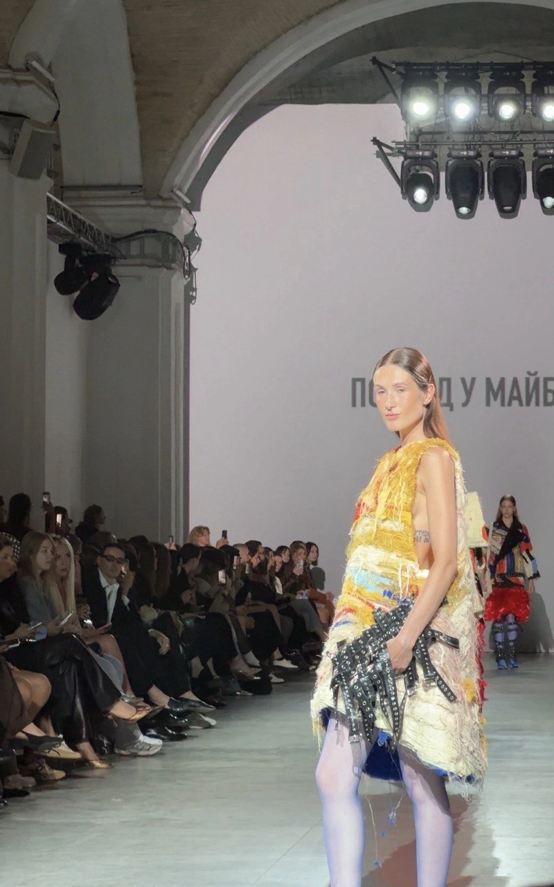 Виріб з колекції Олександри Сахаудінової на Ukrainian Fashion Week Весна/Літо 2027.