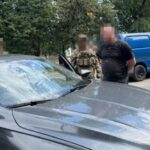 Організував втечу до Румунії за 15 тисяч євро: на Хмельниччині&hellip;