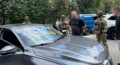 Чоловіка затримали за підозру у пропозиції незаконного перетину кордону